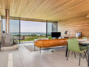 Breathtaking Home with Parking Pass the Keys